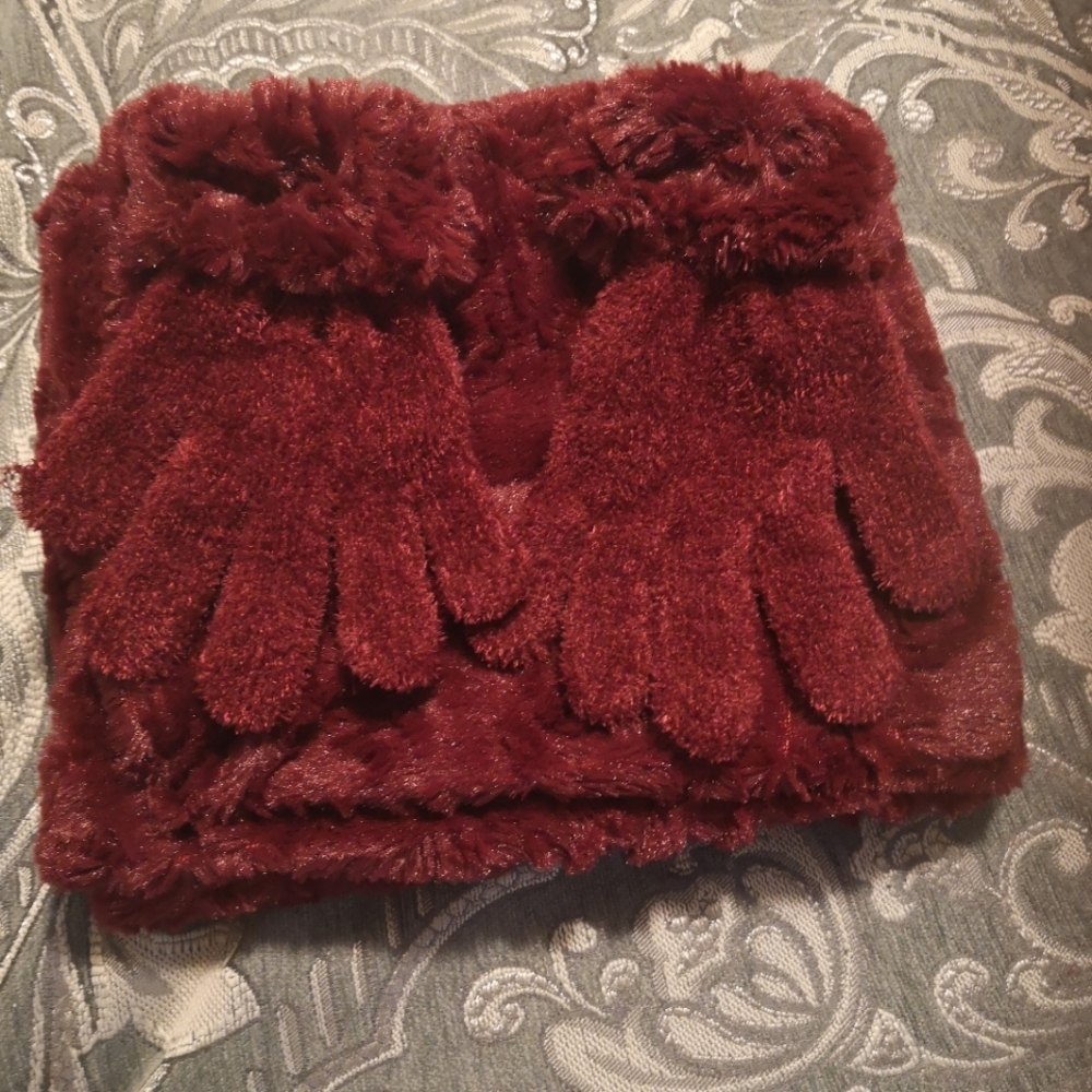 Scarve and gloves set